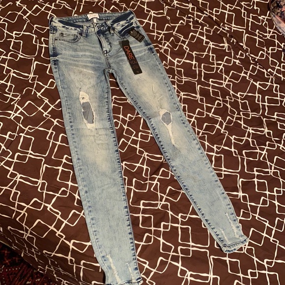 Distressed Skinny Jeans - Picture 4 of 8